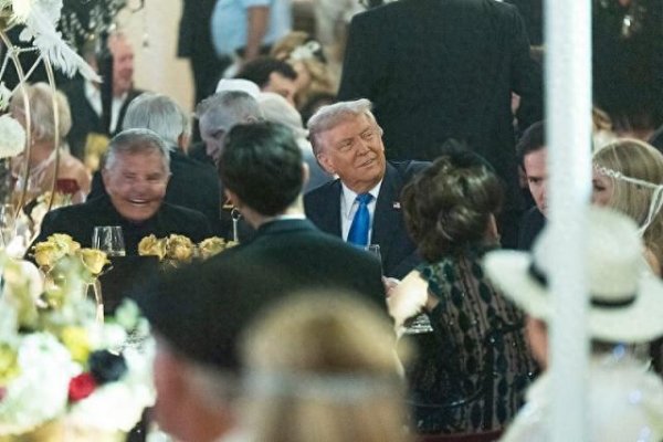 全电配资 4200万美国人被迫，特朗普办派对嗨玩：又不会要人命